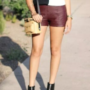 Leather zipper shorts
